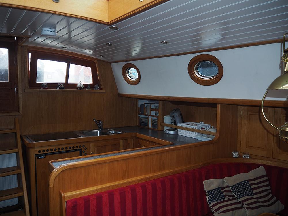 Saloon, Accommodation